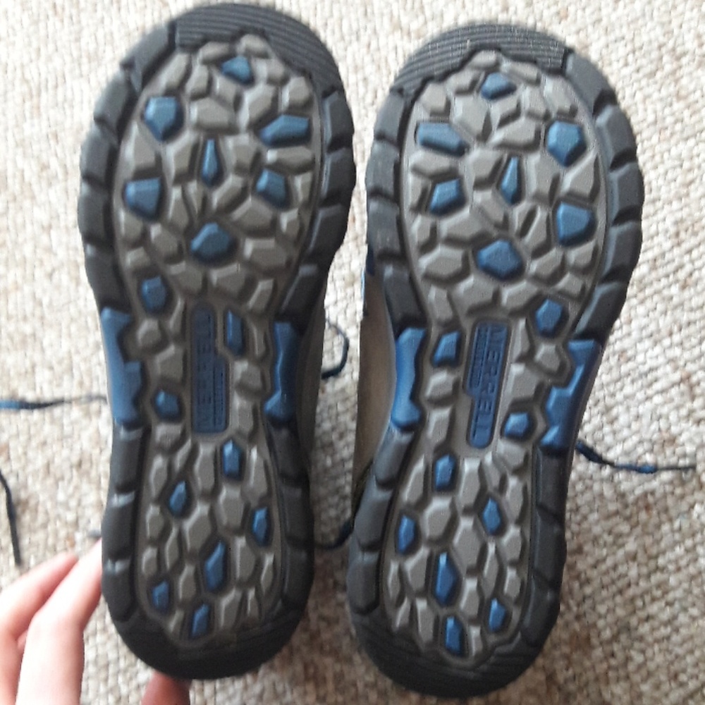 MERRELL like NEW BOYS boots! SIZE 4W! - Picture 4 of 4